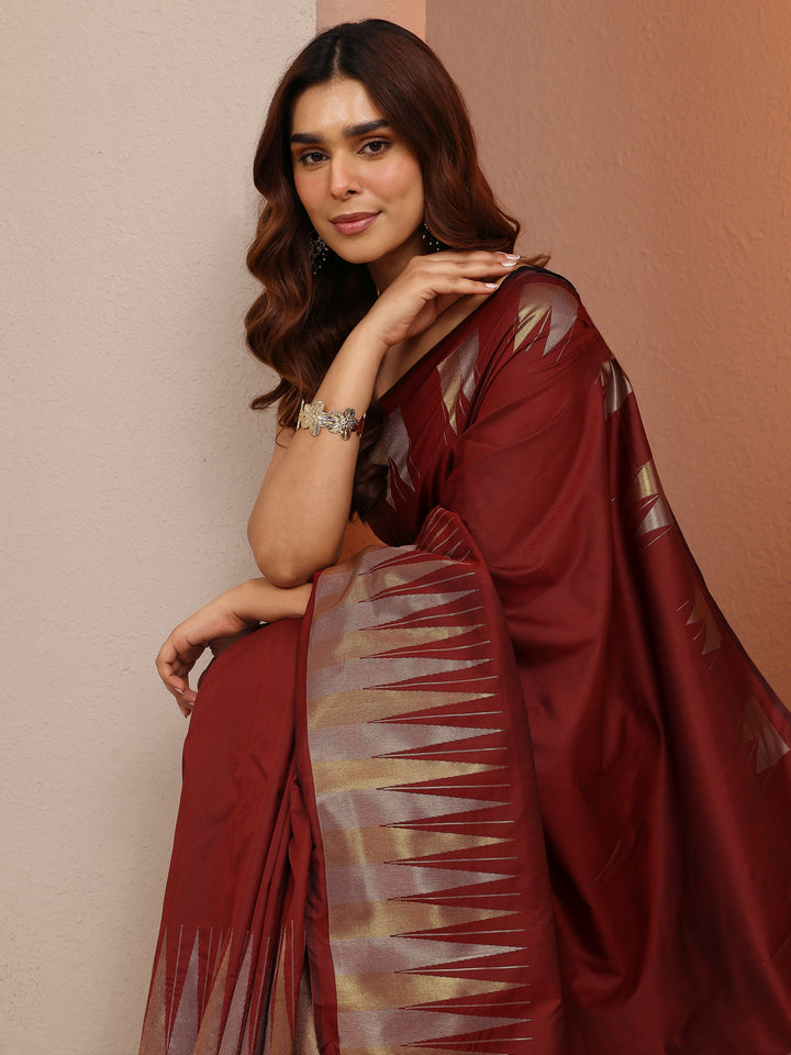 Red Solid Silk Blend Saree With Unstitched Blouse Piece