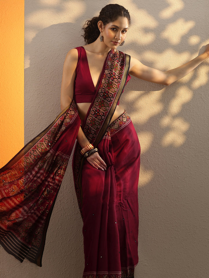 Red Solid Silk Blend Saree With Unstitched Blouse Piece