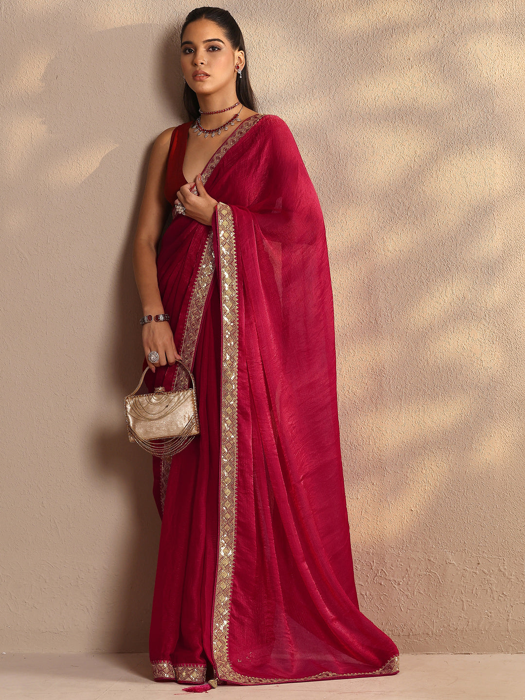 Red Solid Silk Blend Saree With Unstitched Blouse Piece