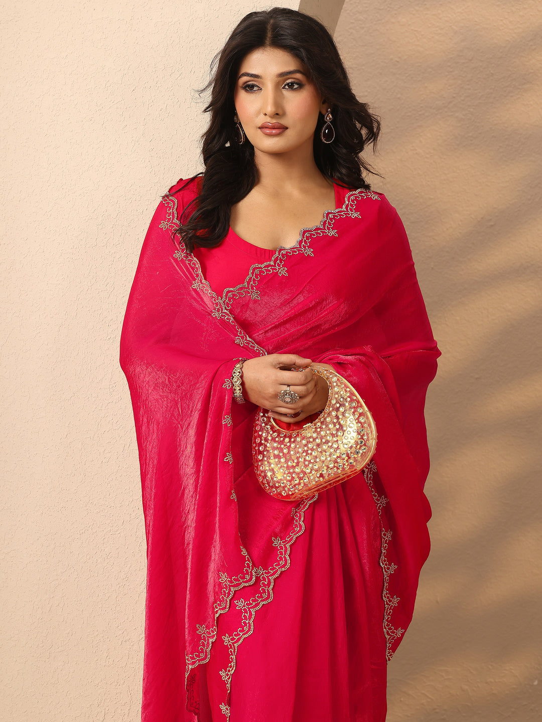 Red Solid Silk Blend Saree With Unstitched Blouse Piece