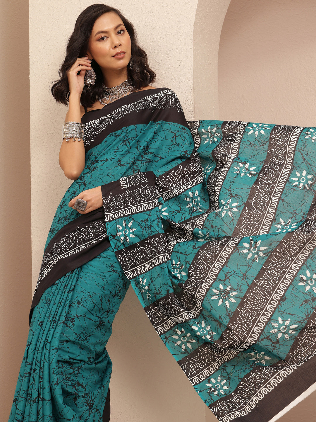 Teal Abstract Printed Cotton Saree With Unstitched Blouse Piece