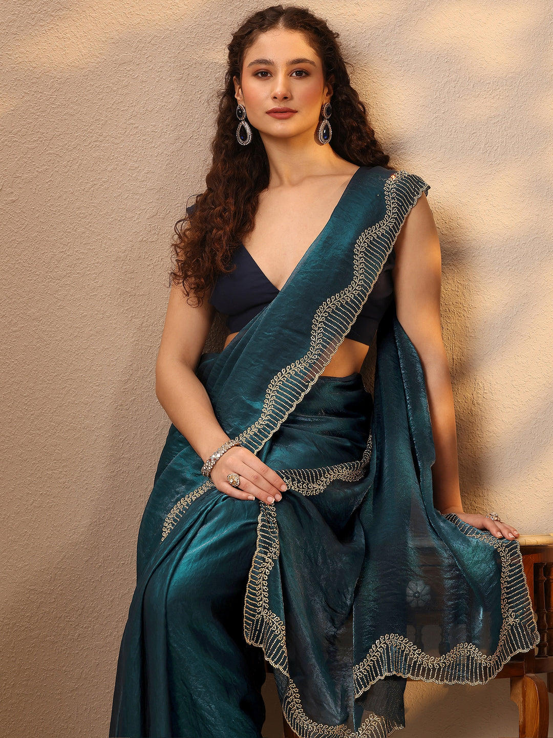 Teal Solid Silk Blend Saree With Unstitched Blouse Piece