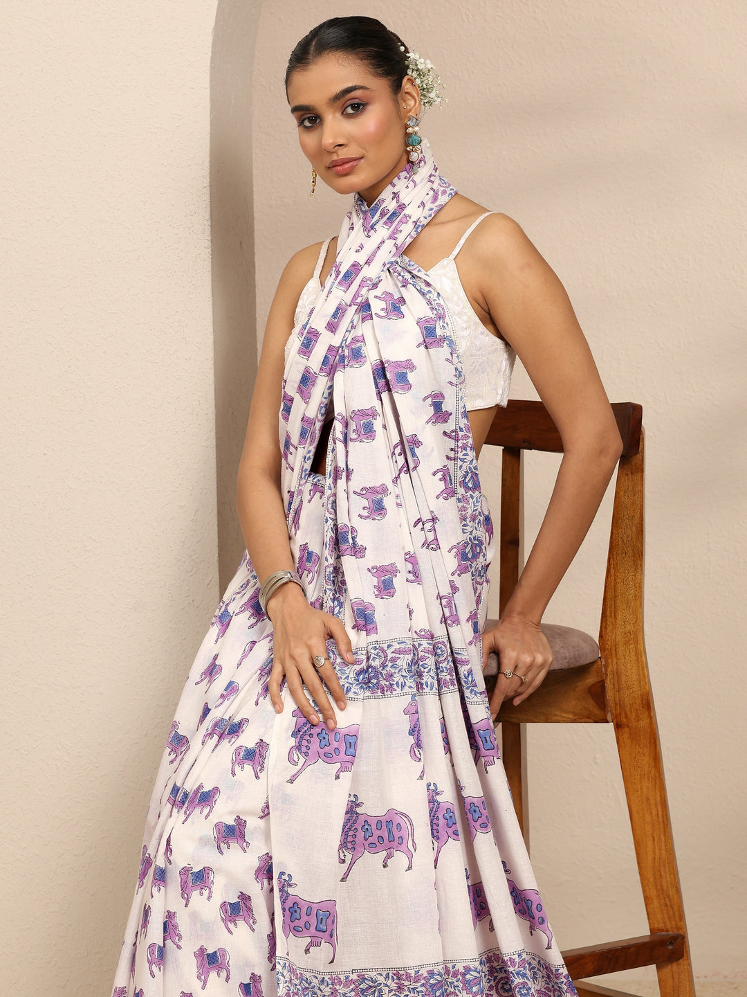 White Ethnic Motifs Printed Cotton Blend Saree With Unstitched Blouse Piece