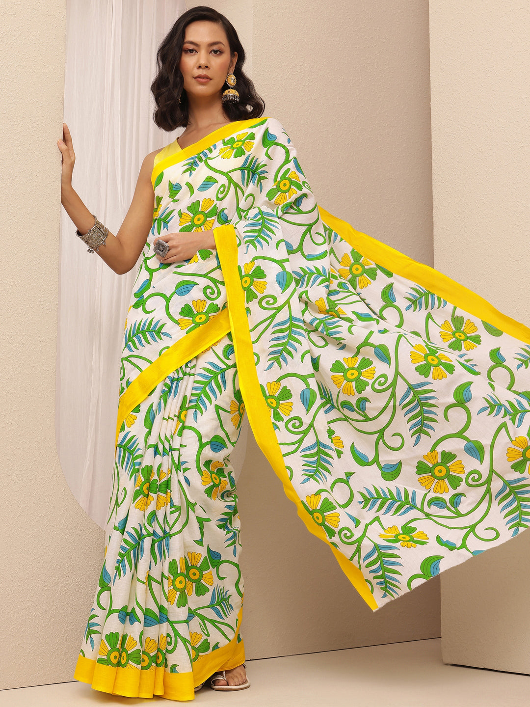 Yellow Printed Cotton Saree With Unstitched Blouse Piece