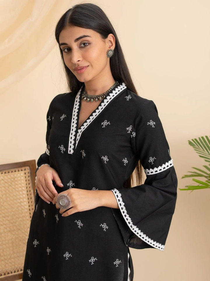 Black Embroidered Cotton Kurta - ShopLibas