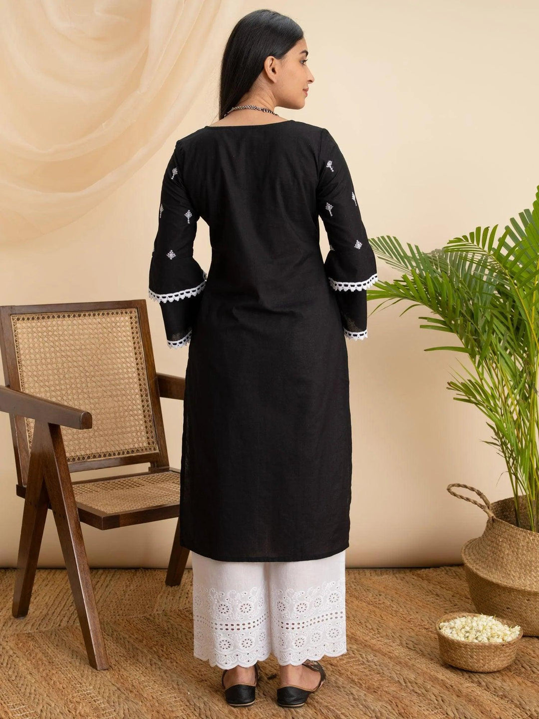 Black Embroidered Cotton Kurta - ShopLibas