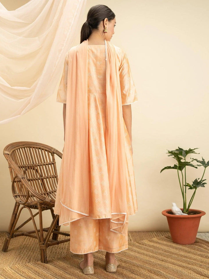 Peach Printed Tusaar Silk Suit Set - ShopLibas