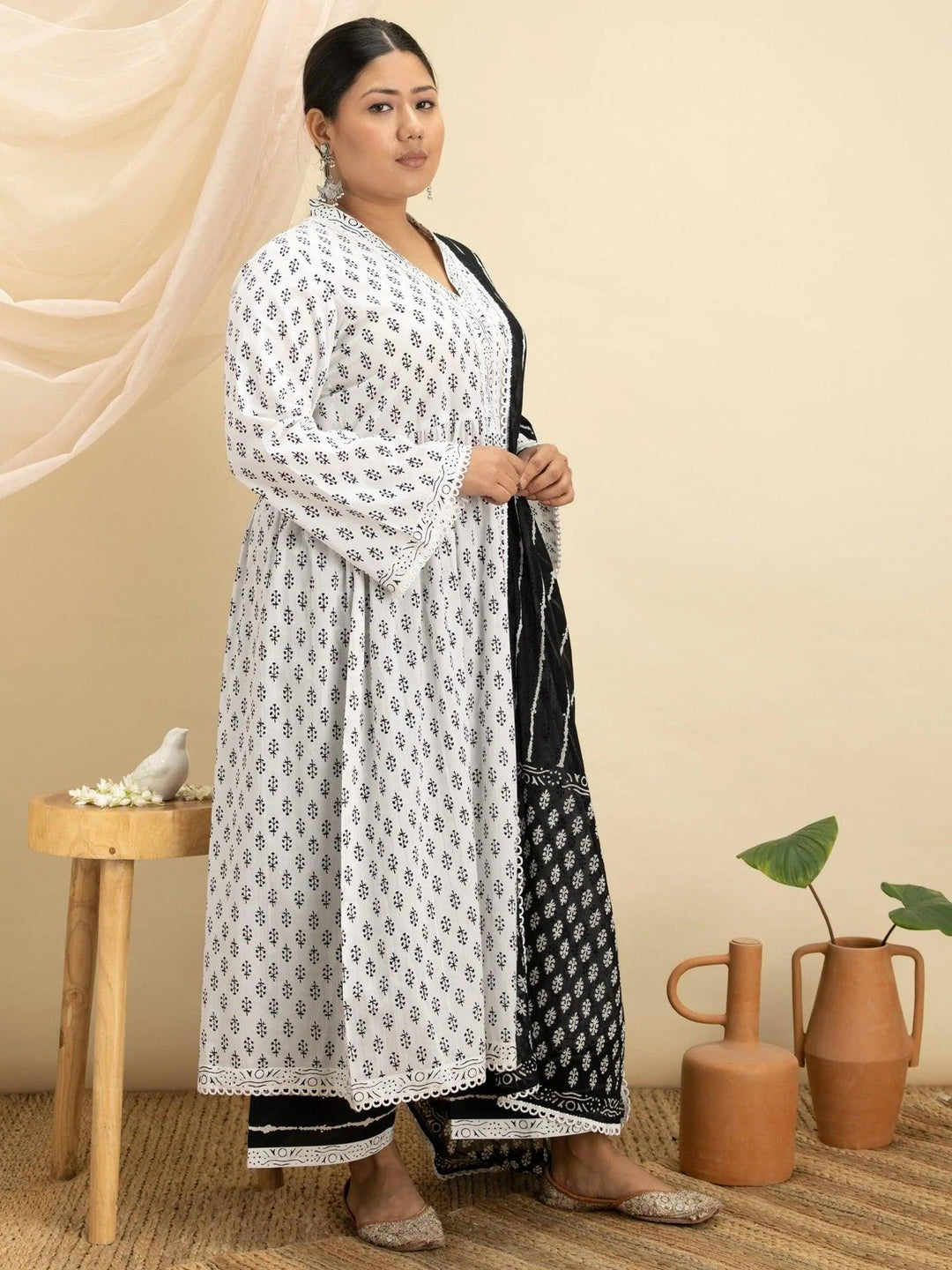 Plus Size White Printed Cotton Suit Set - ShopLibas 