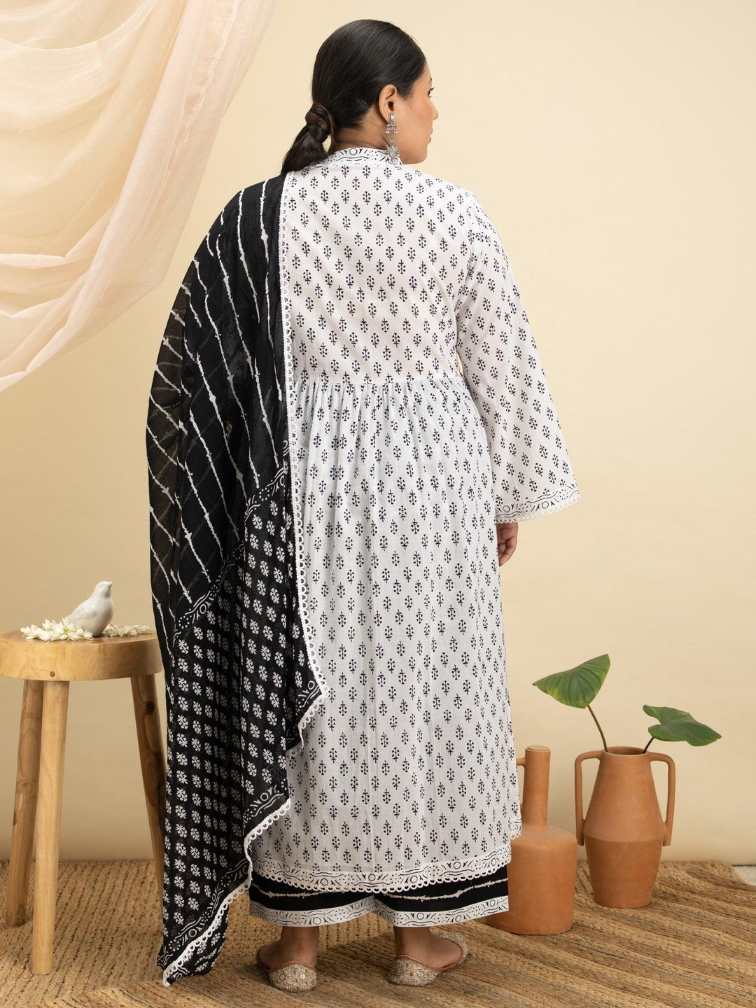 Plus Size White Printed Cotton Suit Set - ShopLibas 