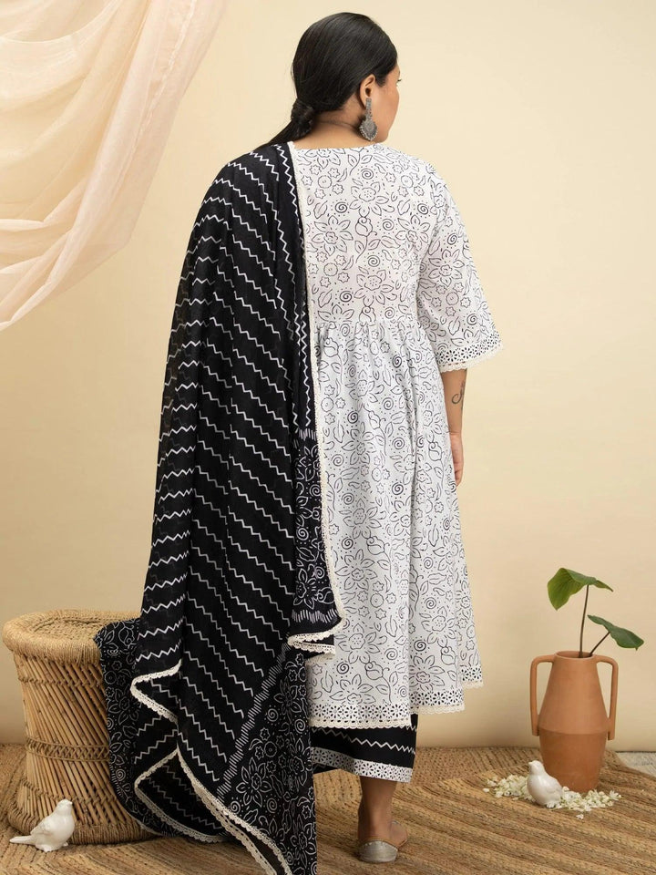 Plus Size White Printed Cotton Suit Set