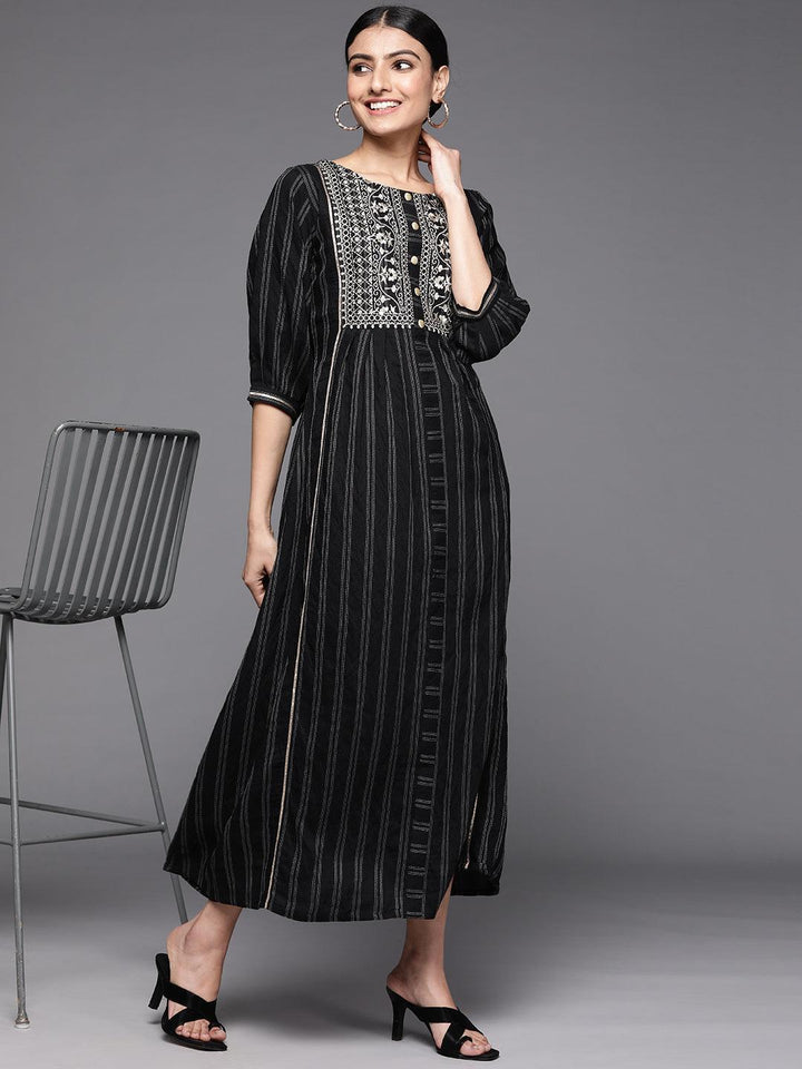 Black Embroidered Cotton Dress - ShopLibas