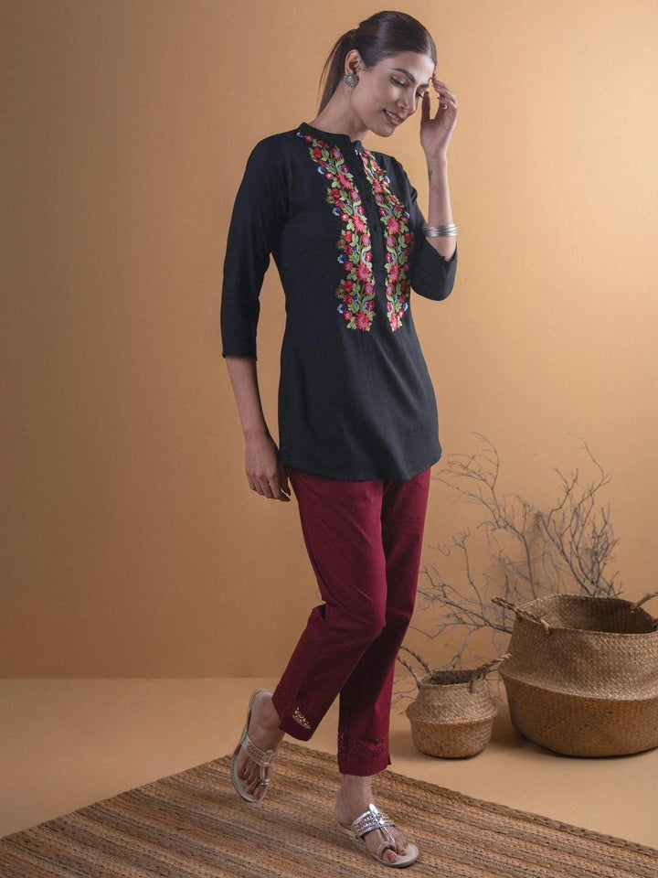 Black Embroidered Rayon Kurta - ShopLibas