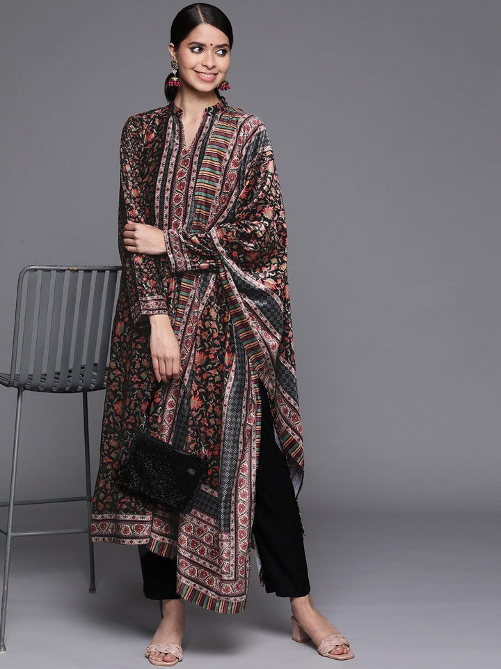 Black Printed Velvet Suit Set - ShopLibas