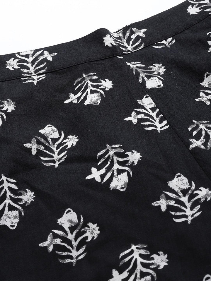 Black Printed Cotton Night Suit - ShopLibas