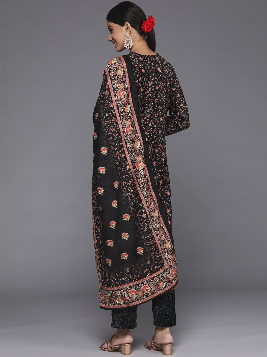 Black Printed Velvet Straight Suit Set With Trousers - Libas 