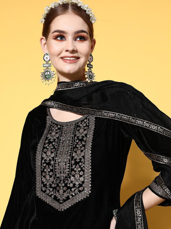 Black Yoke Design Velvet Straight Suit Set - ShopLibas