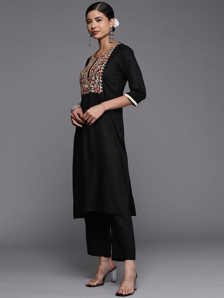 Black Yoke Design Wool Straight Kurta - ShopLibas