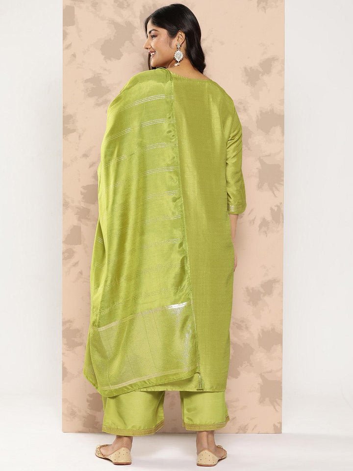 Green Embroidered Silk Blend Straight Kurta With Trousers and Dupatta