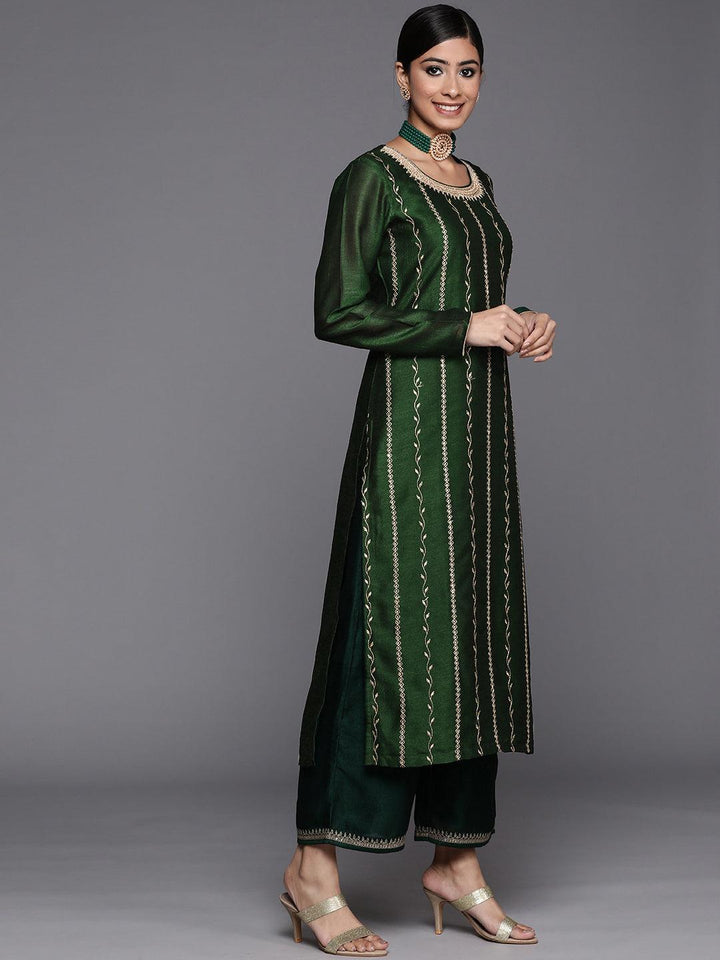 Green Embroidered Silk Straight Kurta - ShopLibas