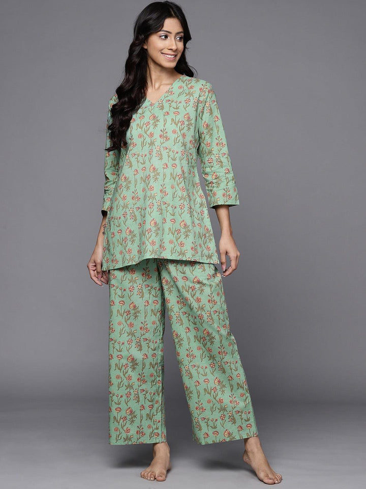 Green Printed Cotton Night Suit - ShopLibas