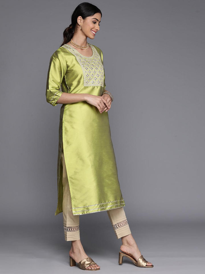 Green Yoke Design Silk Straight Kurta