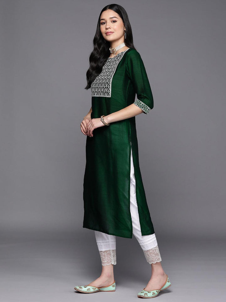 Green Yoke Design Silk Straight Kurta