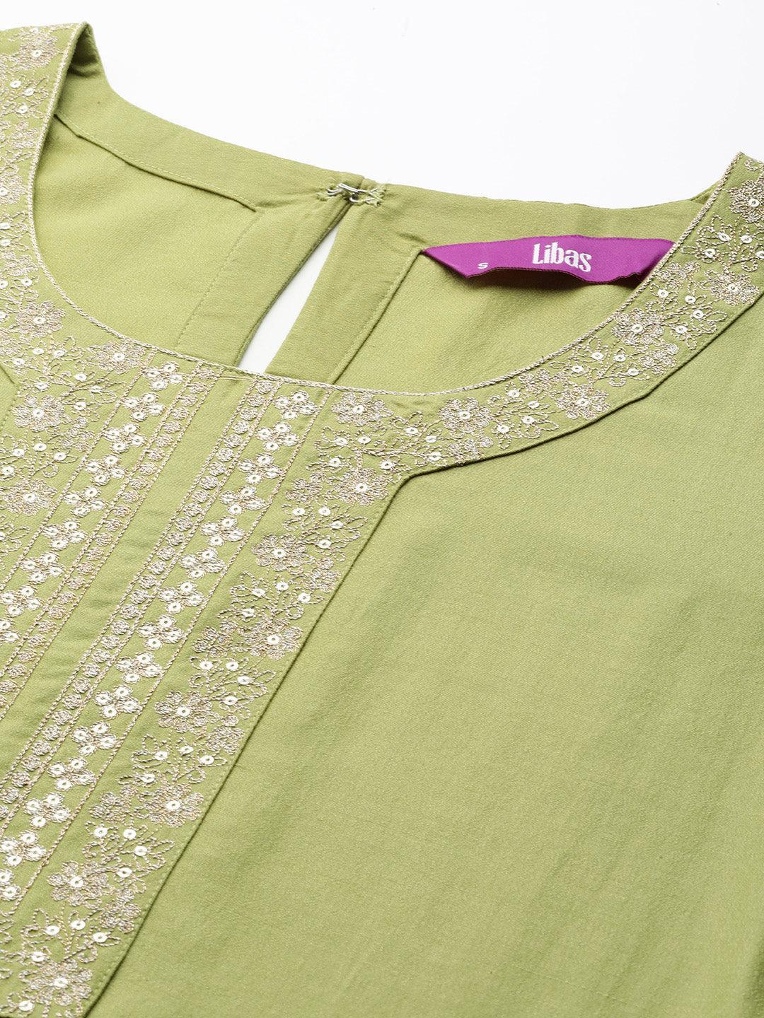 Green Yoke Design Silk Straight Kurta - Libas 