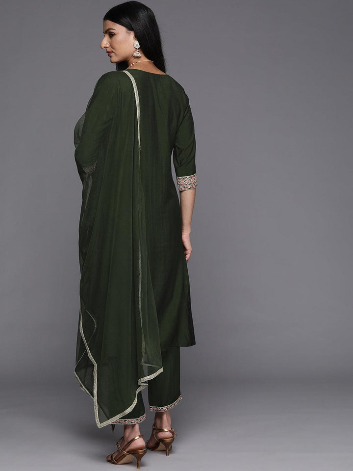 Green Yoke Design Silk Design Suit Set With Trousers