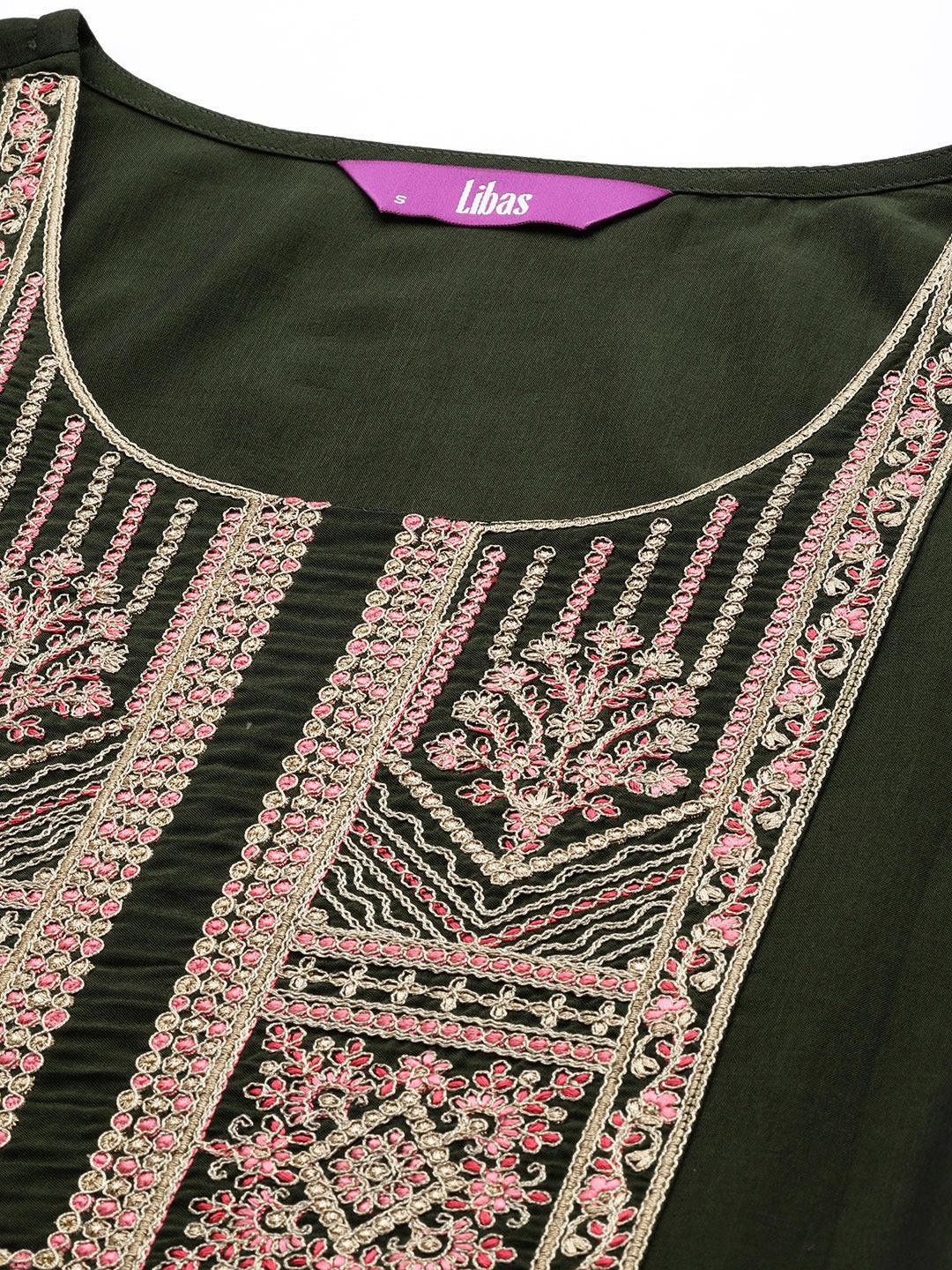 Green Yoke Design Silk Design Suit Set With Trousers - ShopLibas 