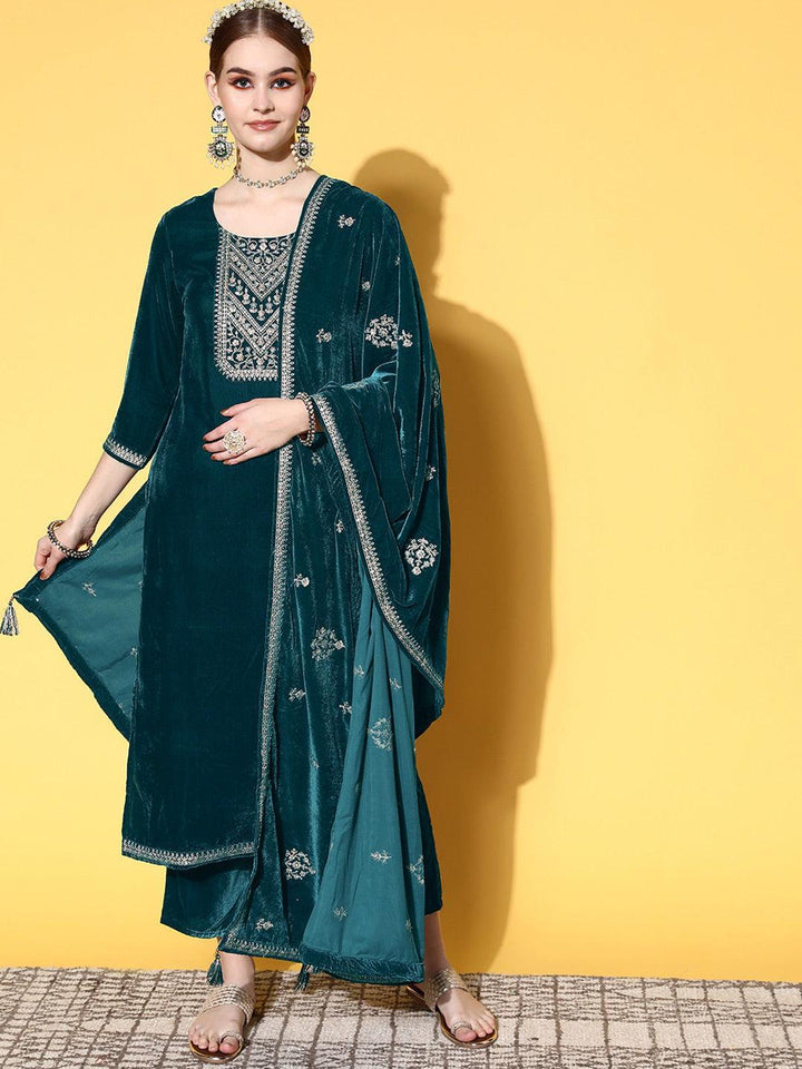 Green Yoke Design Velvet Straight Suit Set - ShopLibas