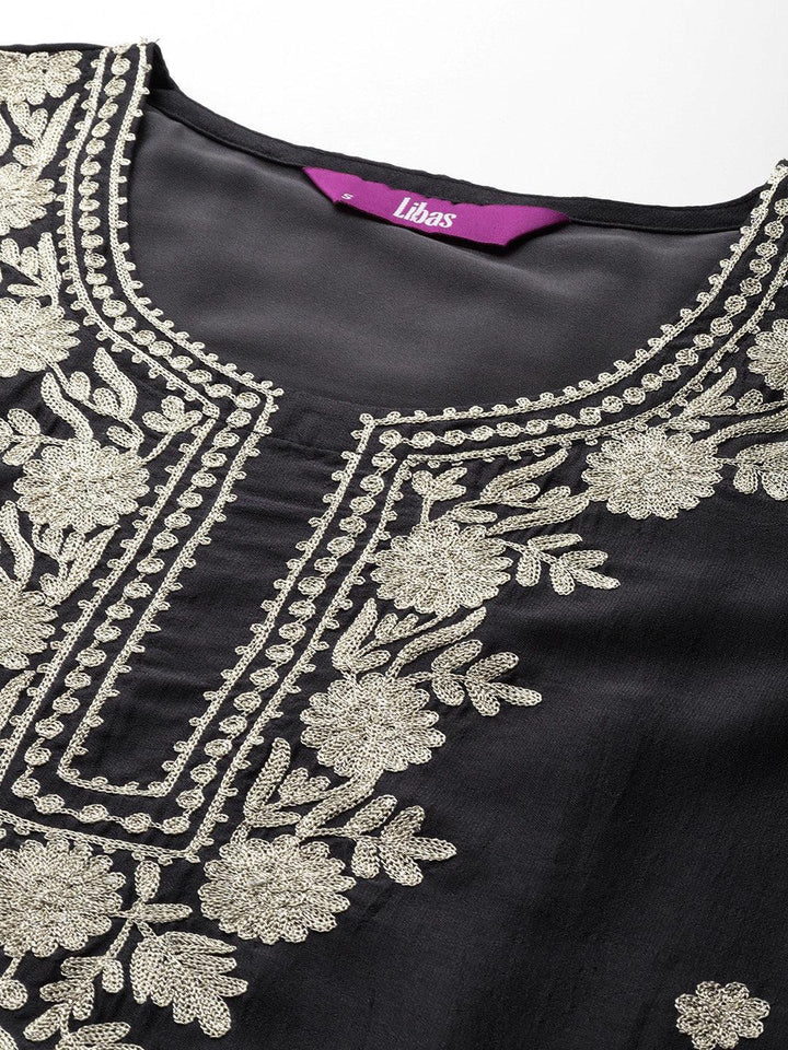Grey Embroidered Silk Blend Straight Kurta With Trousers & Dupatta