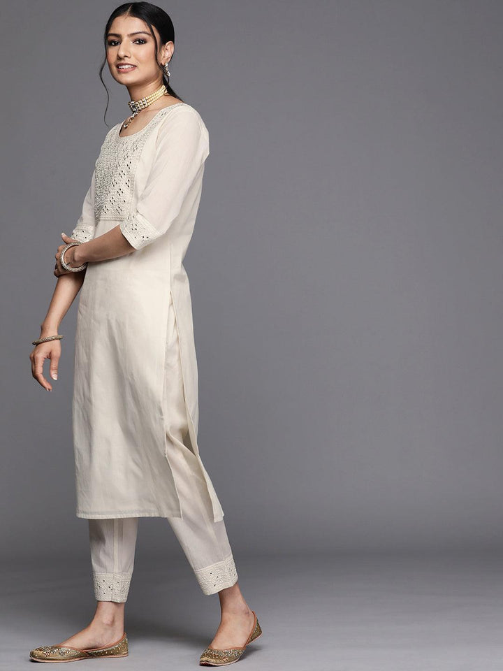 Off White Yoke Design Cotton Kurta - ShopLibas