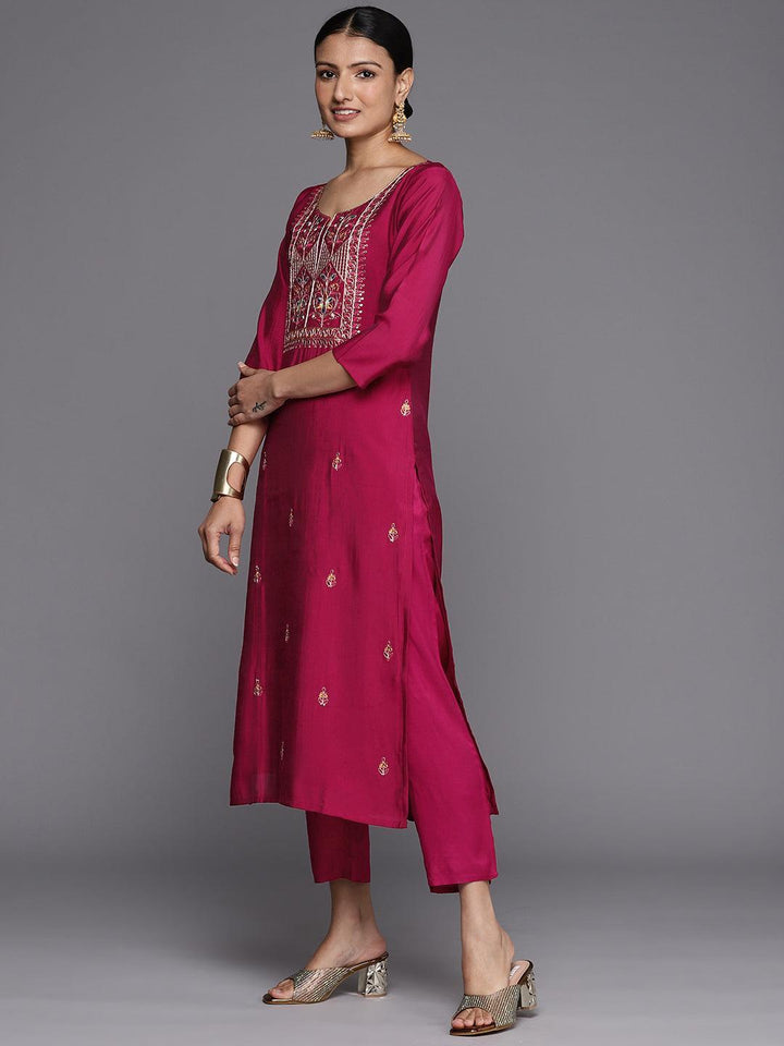 Pink Printed Silk Blend Straight Kurta With Trousers & Dupatta