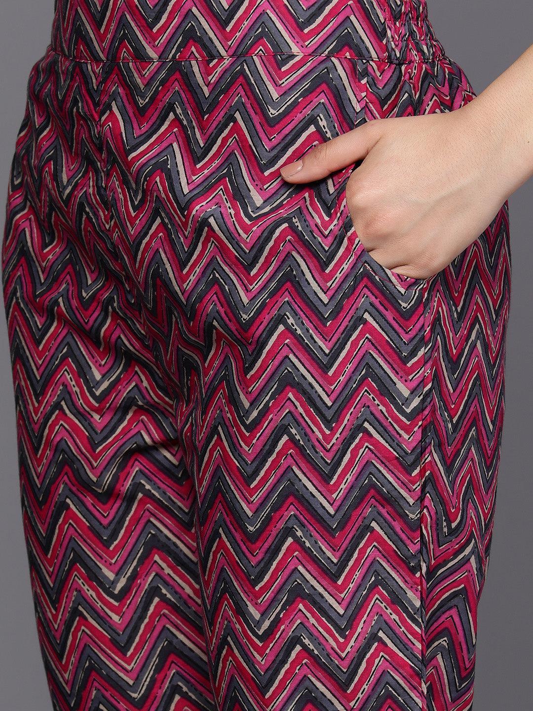 Pink Yoke Design Cotton Straight Suit Set With Trousers - ShopLibas