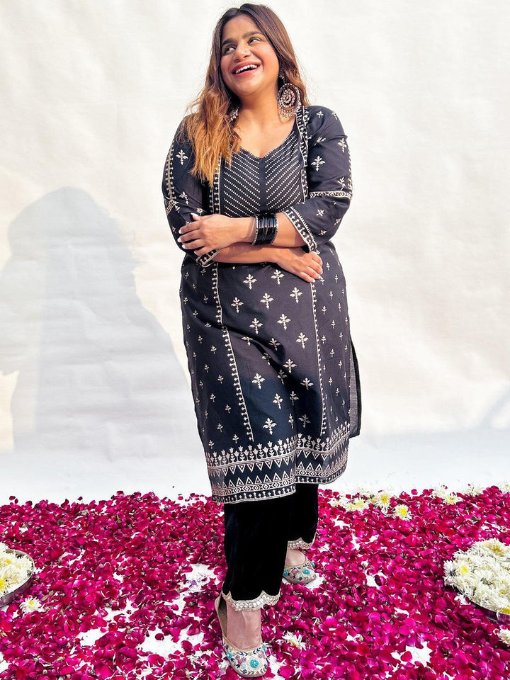 Plus Size Black Printed Silk Straight Kurta - ShopLibas